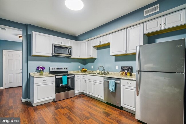 Building Photo - 1648 Normal Ave