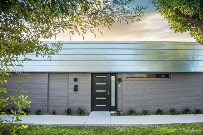 Primary Photo - 9 W Nolana Ave
