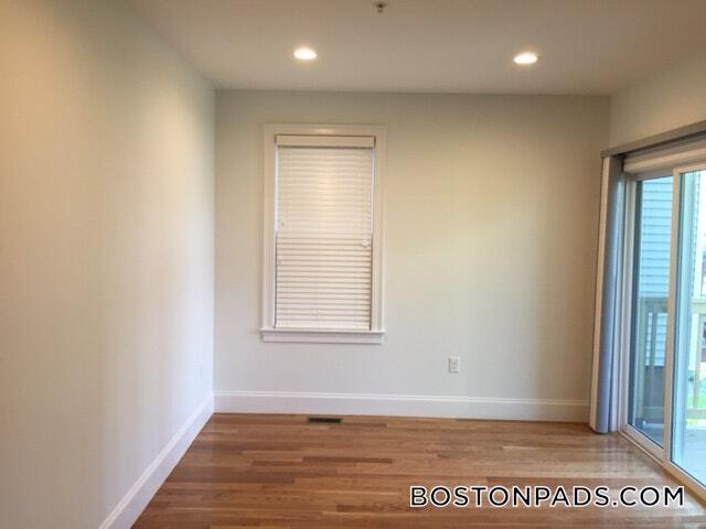 Building Photo - 16 Washburn St