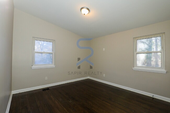 Building Photo - Move in before January 31st and get $100 OFF your rent for the first 3 months — PLUS a $250 Amazo...