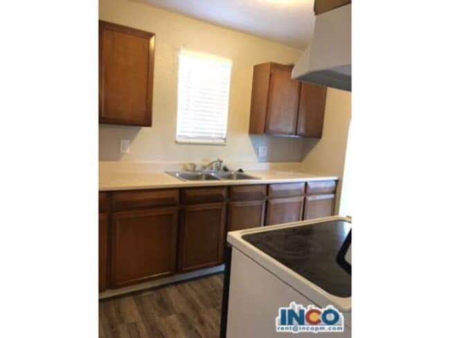 Building Photo - 1641 Ingalls St