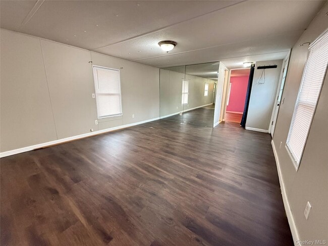 Building Photo - 349 W Main St