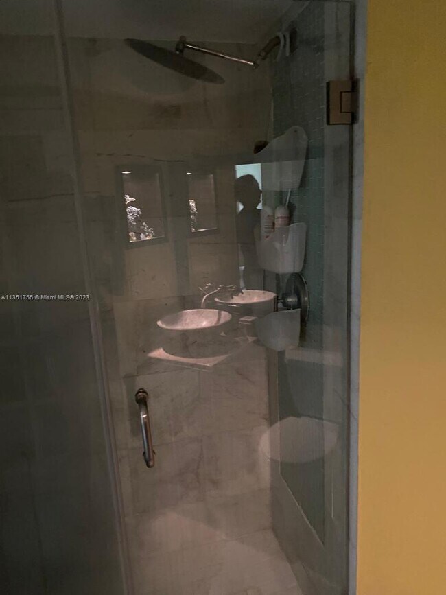 Building Photo - 5880 Collins Ave