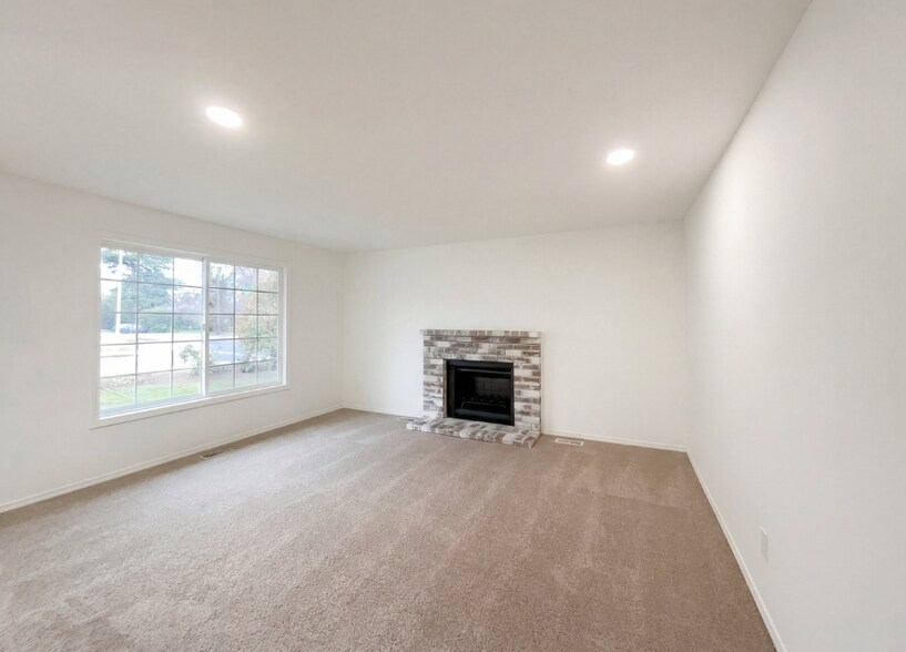 Building Photo - 2730 SE 45th Ct