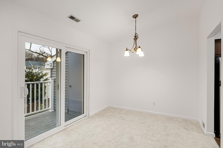 Building Photo - 402B Mulberry Cv