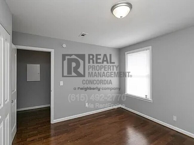 Building Photo - 302 Neill Ave