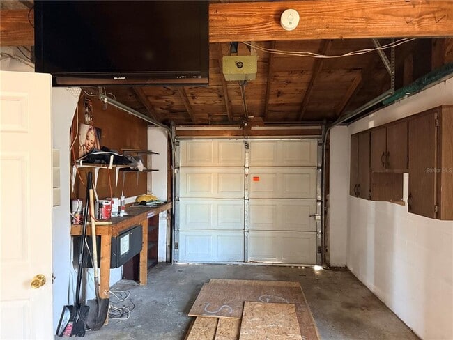 Building Photo - 7303 Deerfield Dr