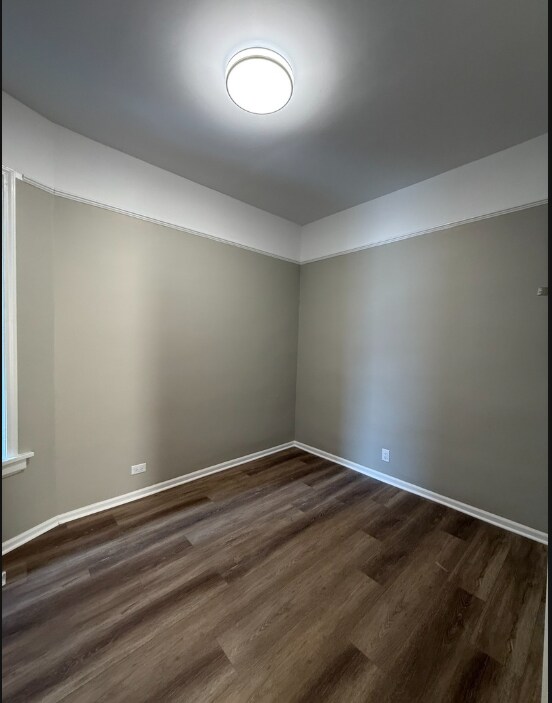 Building Photo - 7144 S Saint Lawrence Ave
