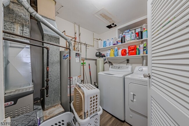 Building Photo - 50 Highview Terrace