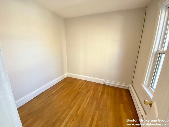 Building Photo - 1574 Tremont St