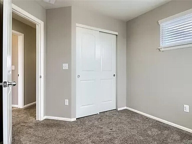 Building Photo - Incredible 4 bedroom home in Reunion.