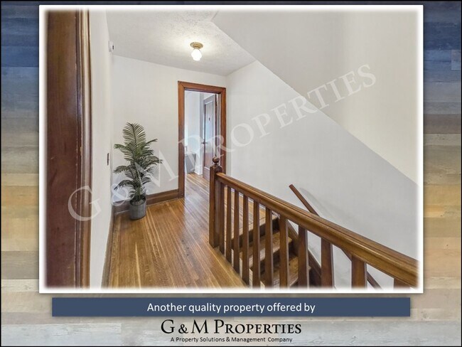 Building Photo - Rare Park Ave Rental – Spacious 3-Bedroom with Original Charm