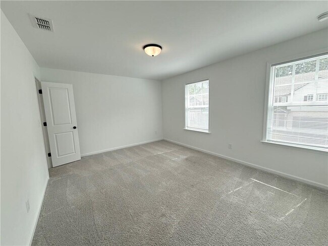 Building Photo - 207 Foxhill Dr