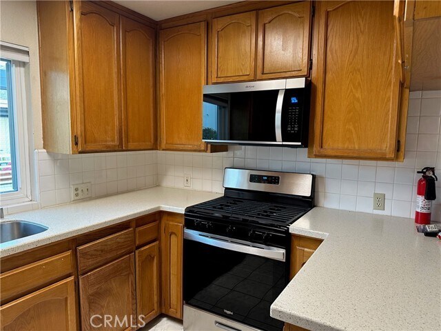 Building Photo - 2214 Manhattan Beach Blvd