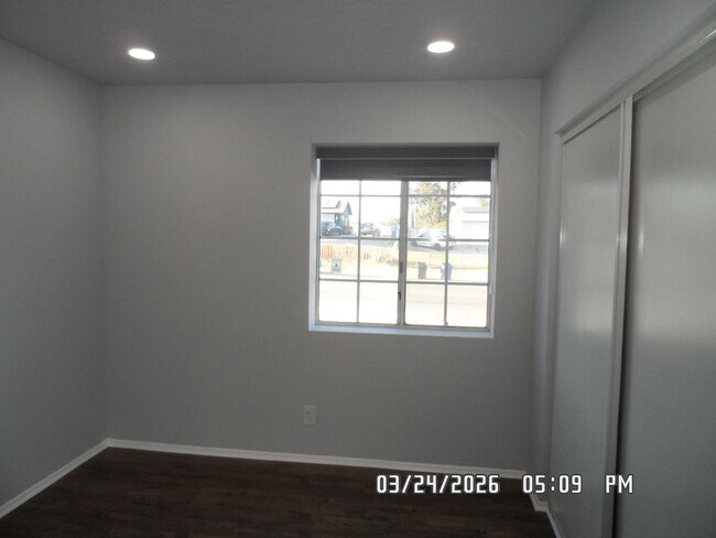 Building Photo - 3 Bedrooms, 2 Bathrooms, approx. 1112 sq. ft., 2 Car Garage, Solar Panels, Internet Included. Cos...