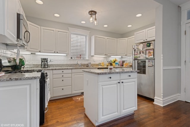 Building Photo - 2224 W Melrose St