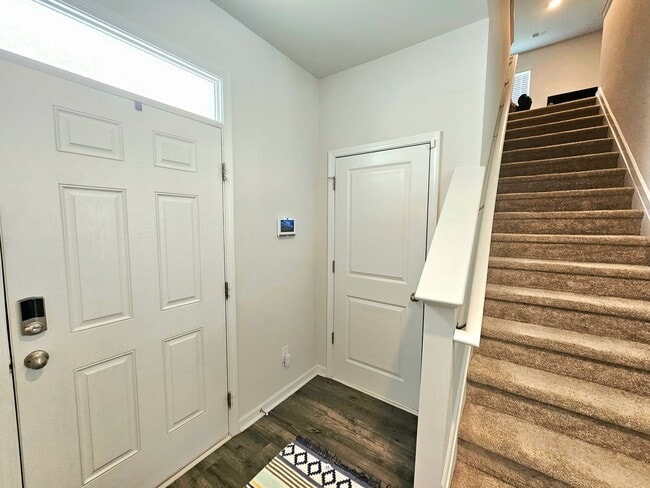Building Photo - Beautiful Home 4 Bedroom 2.5 Bath