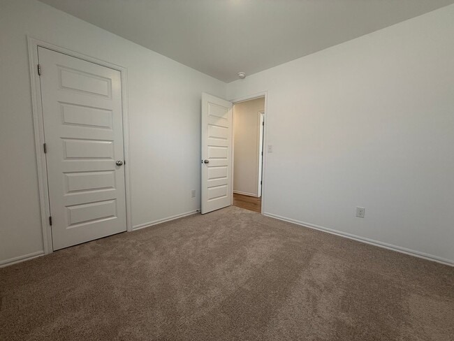 Building Photo - Brand New!! Cute 3 bed, 2 bath in Redstone Ranch