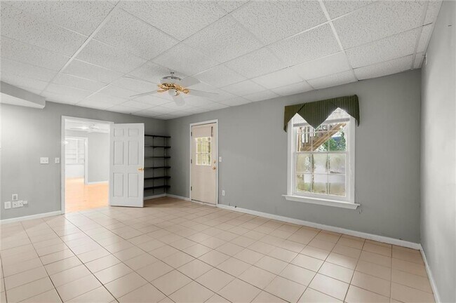 Building Photo - 1440 Grovehurst Dr