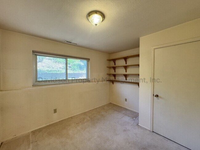 Building Photo - 1429 Auburn Dr