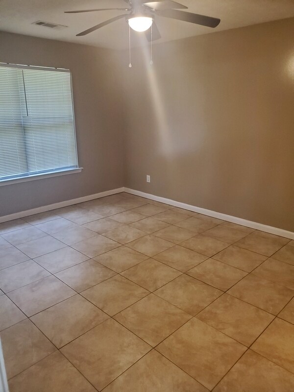 Building Photo - 6227 Dorsett Shoals Rd