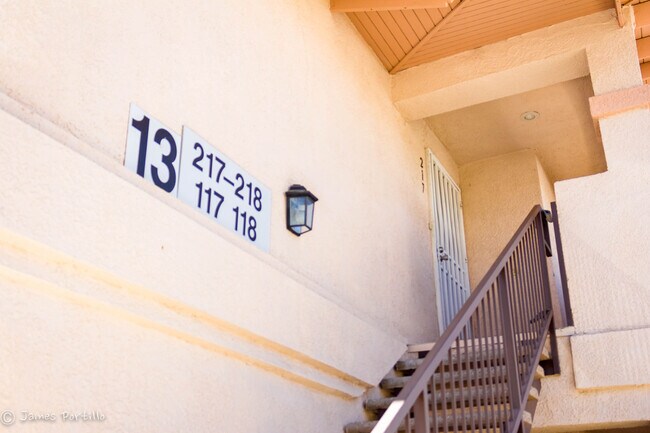 Primary Photo - Summerlin area upper condo/vaulted ceiling...