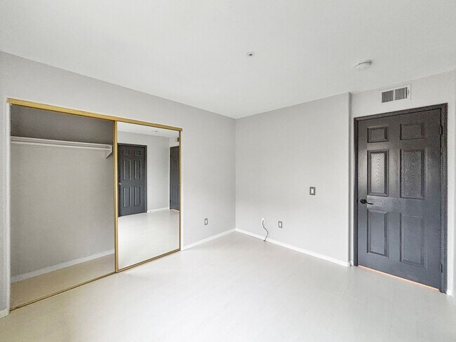 Building Photo - Spacious & Upgraded 4 Bedroom, 3 Bath Home...