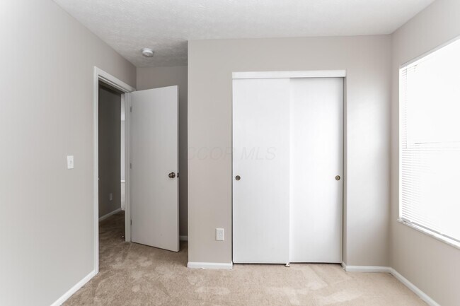 Building Photo - 2980 Blue Moon Dr