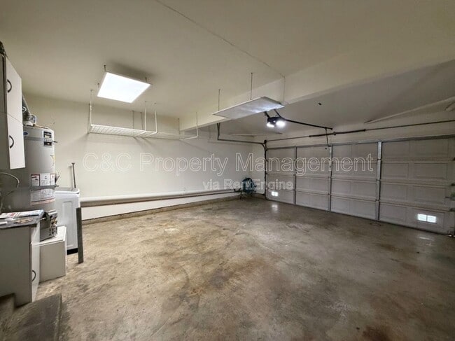 Building Photo - 2061 S Magnolia Ave