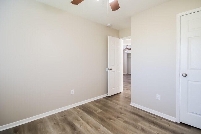 Building Photo - 8027 Oceanside Dr