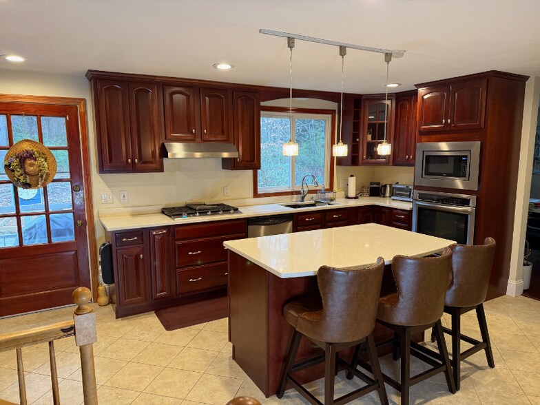 Building Photo - 34 Hitching Post Ln