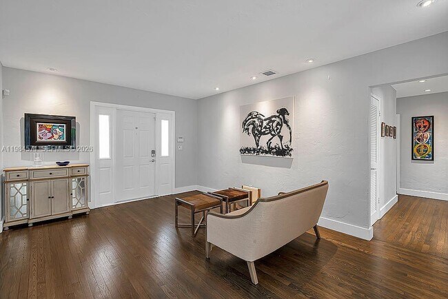 Building Photo - 5850 SW 47th St