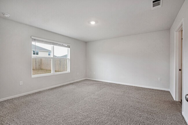 Building Photo - Beautiful 3BR Home with Privacy-Fenced Backyard in The Woodlands