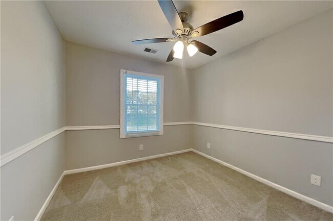 Building Photo - 1898 Vly Vw Rd