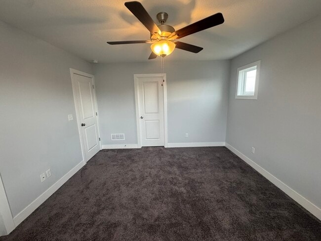 Building Photo - Luxury 5BR 4 BA Home w/ Pool and Clubhouse Access in GREAT location!