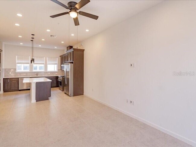 Building Photo - 2353 Brix St