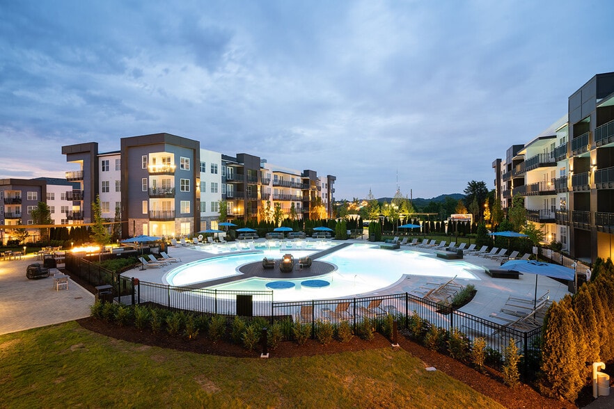 Cortland West Nashville 7113 Charlotte Pike Nashville TN 37209