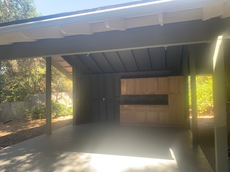 Building Photo - 30 Saint Francis Way