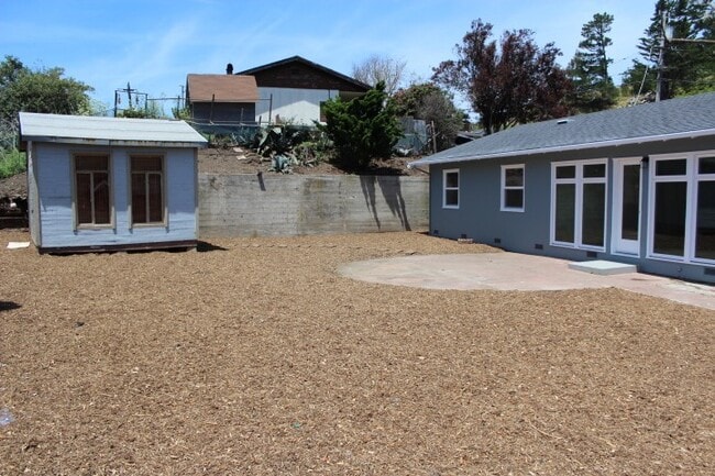 Building Photo - Lovely 3 BD Home Near State Beach- OPEN HOUSE Tuesday (11/25/25) from 2 to 2:30 PM