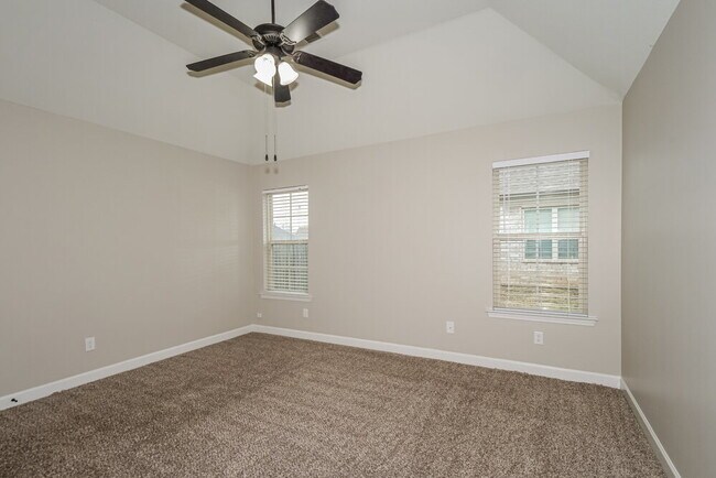 Building Photo - 7911 Hemlock Dr