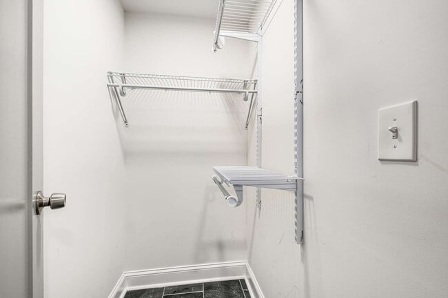 Building Photo - 562 Neelys Bend Rd