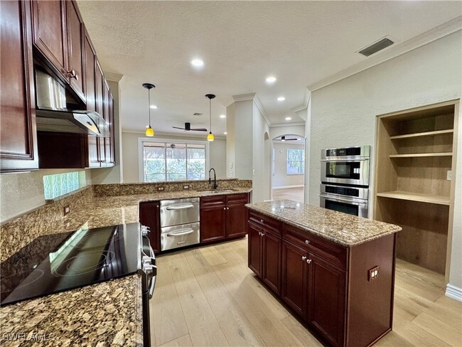 Building Photo - 11661 Plantation Preserve Cir S