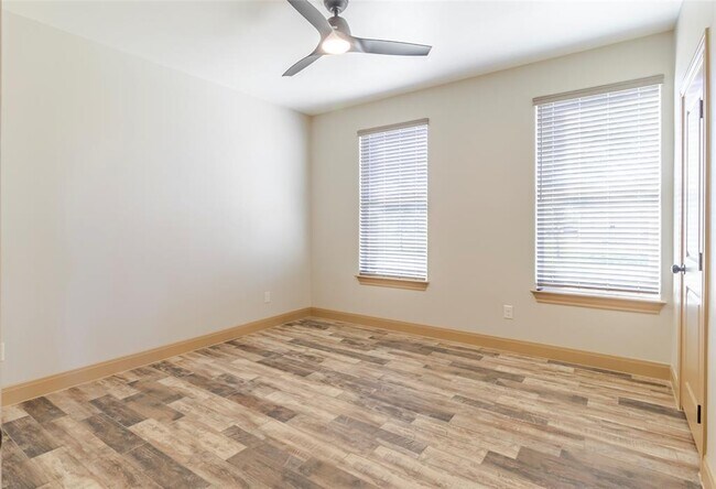 Building Photo - 303 Bob's Trail