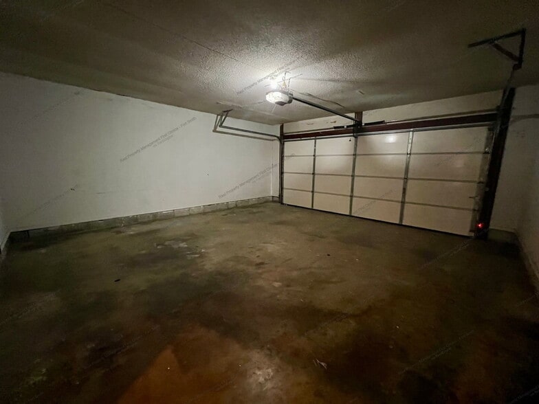 Building Photo - 102 Beta Cir