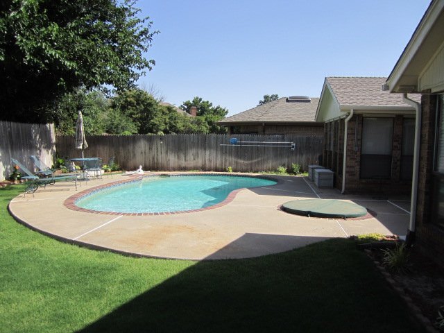 Building Photo - 9900 Rockwell Terrace