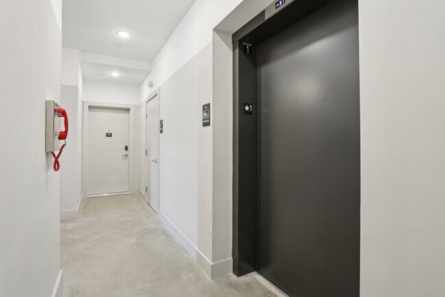 Building Photo - 2644 Coral St
