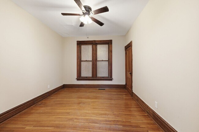 Building Photo - Muir - 308-308 1/2 Wilber Ave