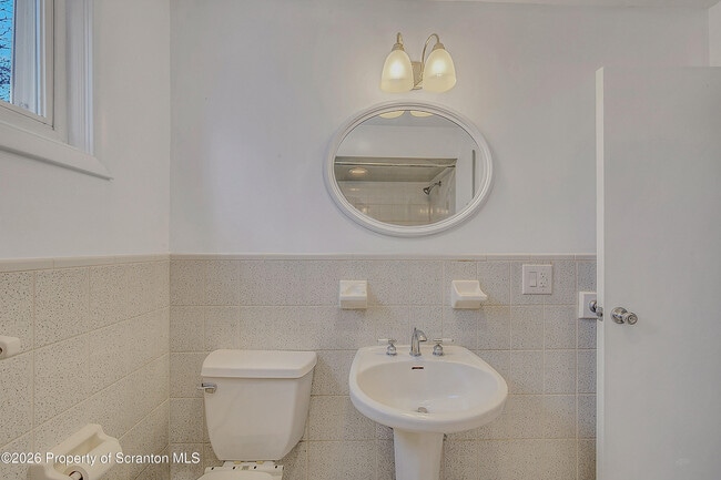 Building Photo - 301 Seymour Ave