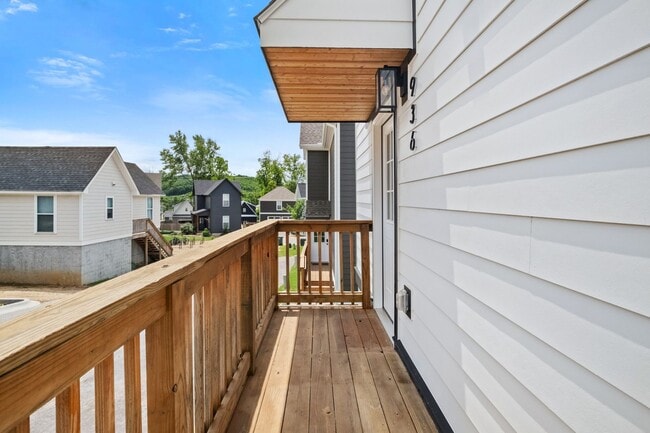 Building Photo - Beautiful and Modern Home!