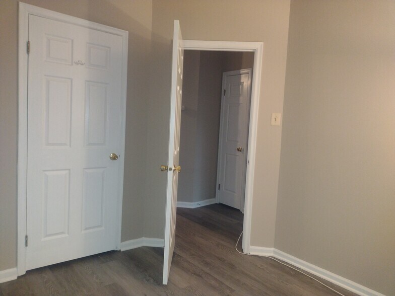 Building Photo - 7 Championship Ct